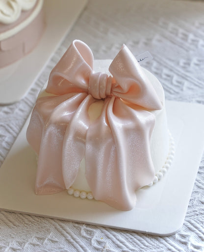 Sparkling Bow Cake