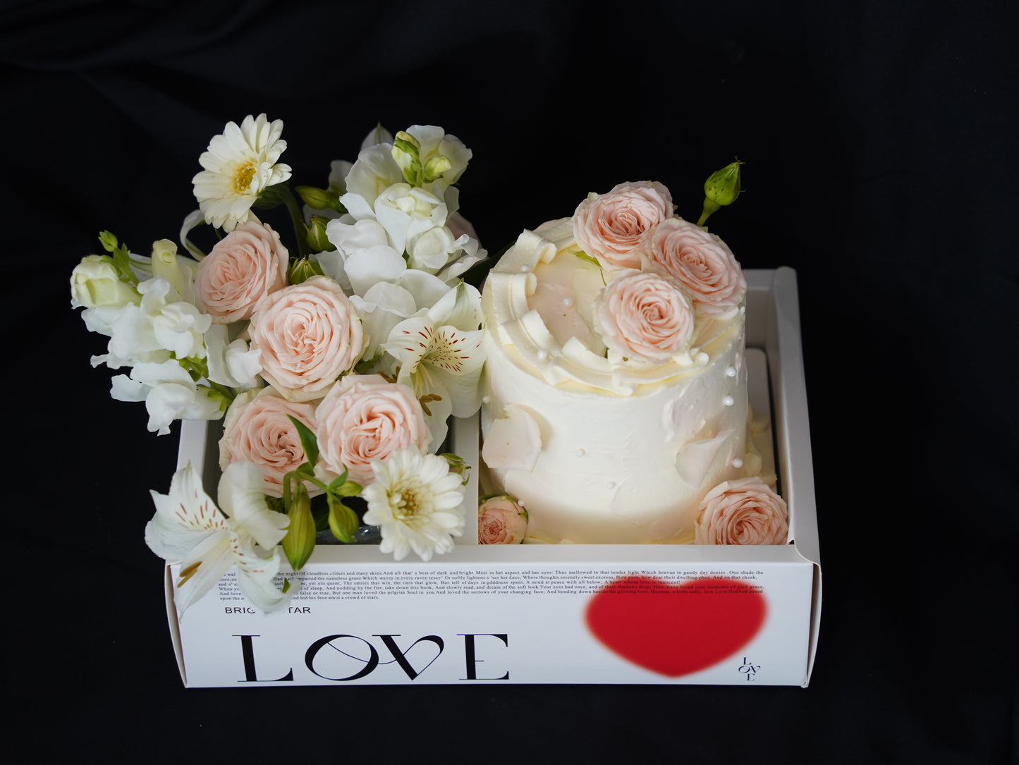 **Valentine's Day Limited Edition**Floral Cake Gift Box