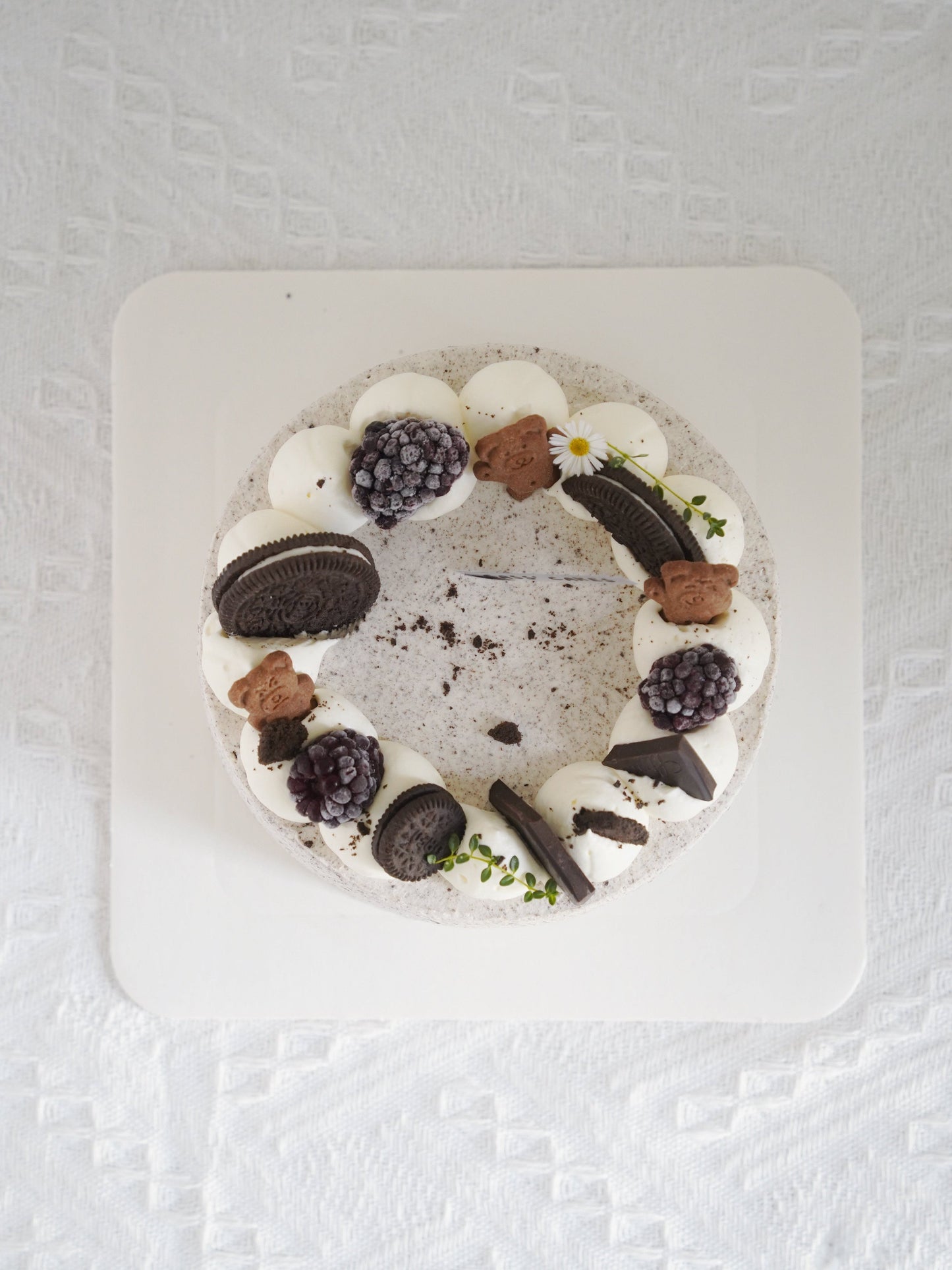 Cookie & Cream ( Sea Salt Oreo Cake )